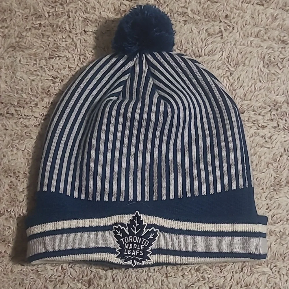 Toronto Maple Leafs Striped Beanie - Picture 7 of 7